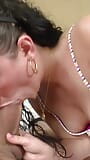 Mon amant, une grosse copine latina salope aux seins minuscules se fait baiser snapshot 6