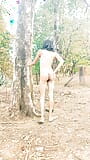 Sexy muslimischer Junge, Abspritzen, großer Schwanz im Wald snapshot 10