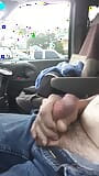 Encore une masturbation sur un parking snapshot 10
