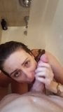 Freundin will eine Gesichtsbesamung im Badezimmer snapshot 15