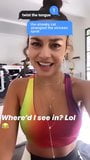 Vanessa Hudgens macht Zungenbrecher an Tiktok, 5-12-2020 snapshot 3