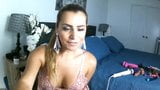 La milf tettona sofia si scopa con un dildo e squirta snapshot 1