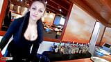 Hermosa chica francesa con grandes tetas naturales y cuerpo loco follada en un bar snapshot 3