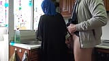 Esposa muçulmana é fodida com força enquanto lava a louça snapshot 3