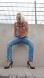 Chorro y orgasmo en mis jeans snapshot 6