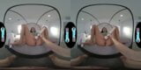 Wetvr сводная сестра трахает сводного братца в VR видео snapshot 9