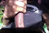 Горячий мужчина поднимает порцию спермы на его большой черный член snapshot 11
