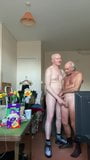 Leslie et Tony se branlent gay snapshot 3