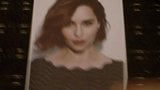 Emilia Clarke - Sperma-Tribut snapshot 1