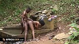 Seks met een hete en rondborstige Afrikaanse babe in de jungle snapshot 8