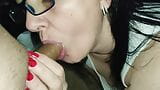 メガネの熟女が口内射精するまでチンポをしゃぶる-素人エロ熟女妻フェラハメ撮り snapshot 3