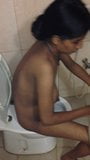 Salma, Bangladeshi girl pissing - 3 snapshot 1