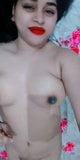 Chica caliente mostrando tetas snapshot 1